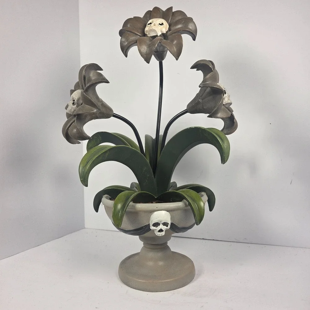 Hallow's Eve Skull Flower Planter Figurine 17 Inch Halloween Gothic Decor